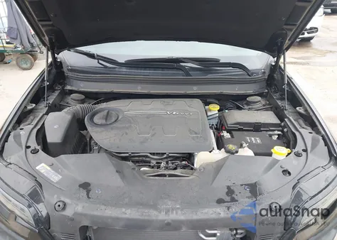 2022 Jeep Cherokee Trailhawk 4X4 z USA, uszkodzony, nr VIN 1C4PJMBX3ND541301